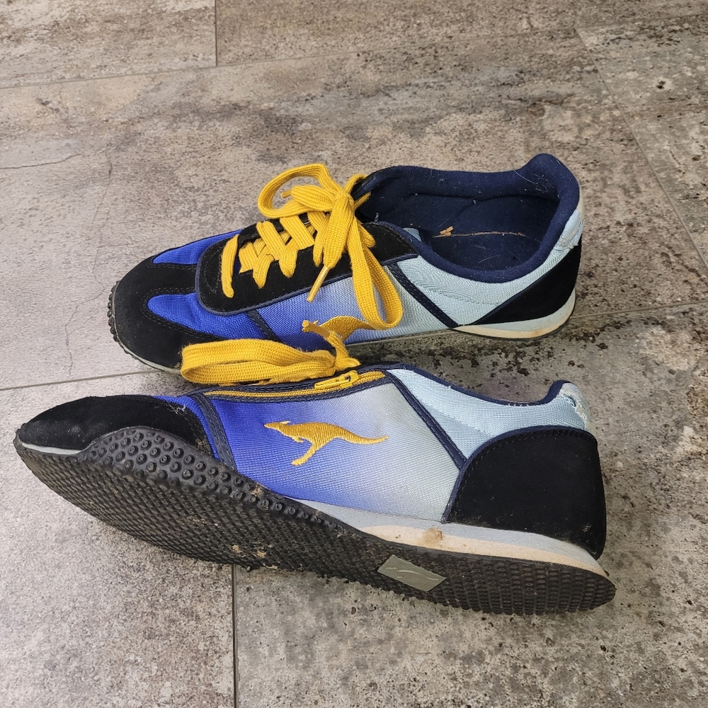 Womens Kangaroo Sneakers